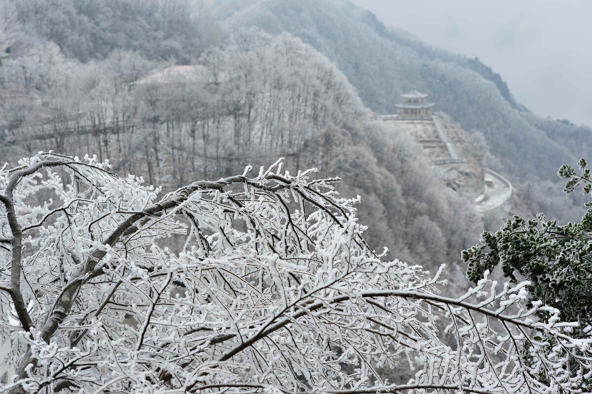 冰冻天气户外水龙头怎么防冻,冬天自来水冻了怎么用热水器呀