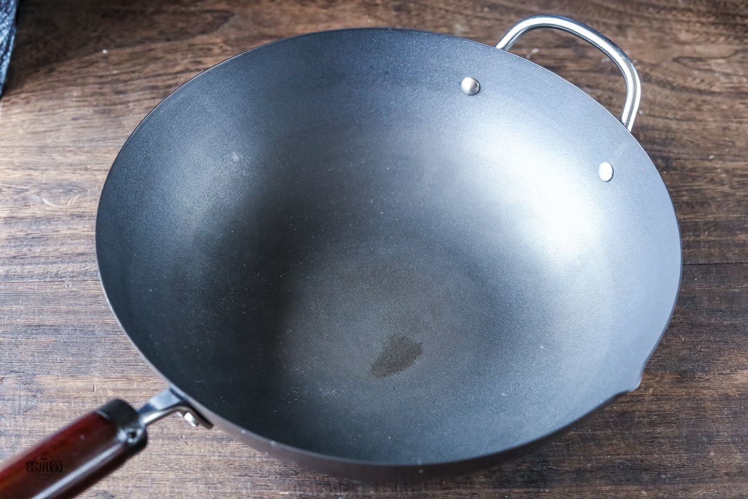 铁锅怎样开锅最简单方法小视频,铁锅重新开锅的正确方法不粘锅