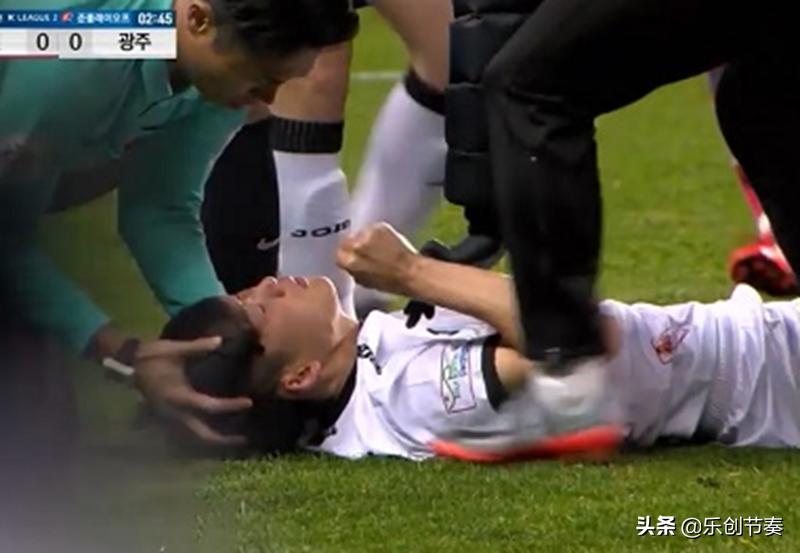 韩国裁判在中超走红！曾在场上救球员一命，听从马宁意见引来争议