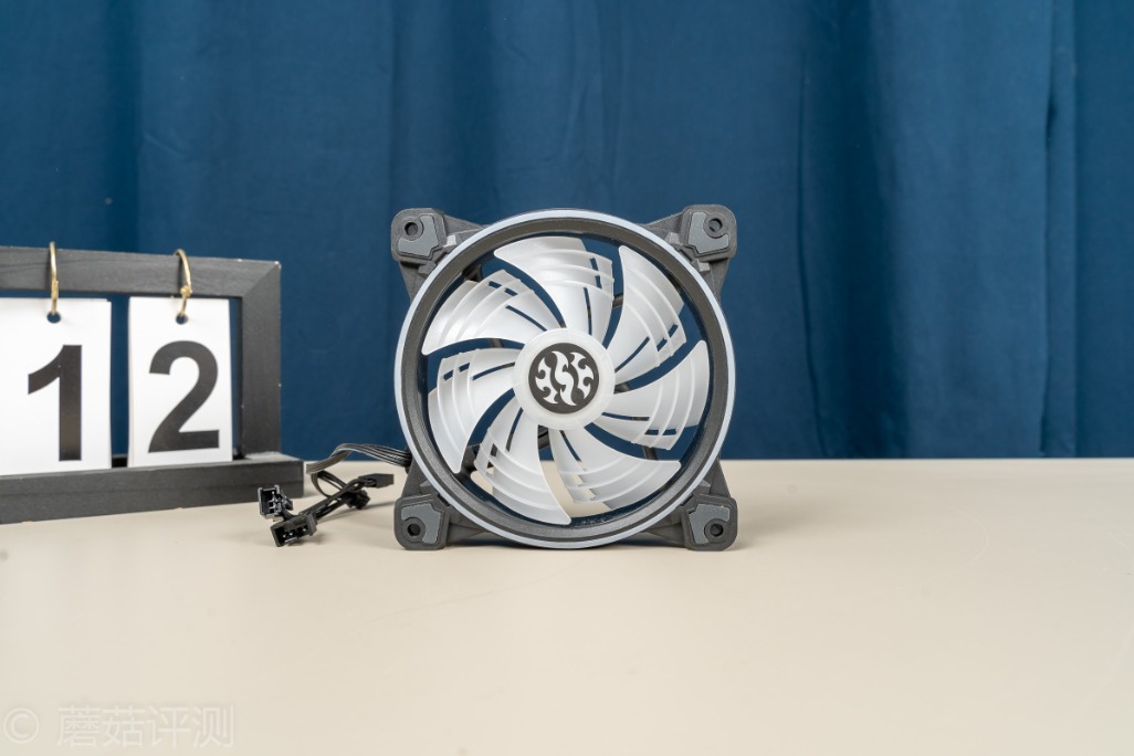 最好的240水冷评测,240分体水冷和240一体水冷对比