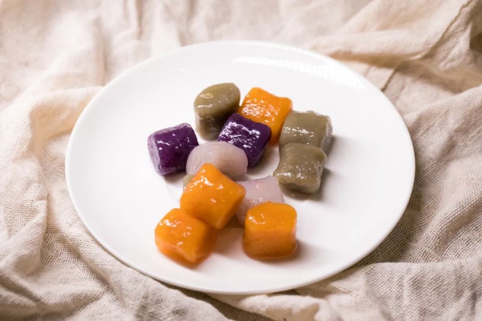 把整颗人参怼进龟苓膏里！论养生，还是深圳人厉害