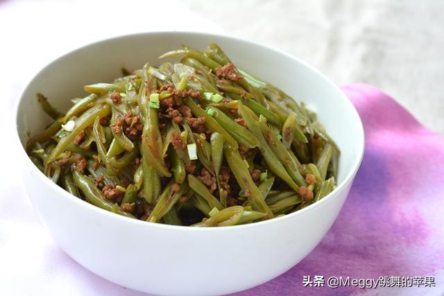 扁豆怎么做好吃又简单方法,清香爽口不油腻清炒扁豆丝