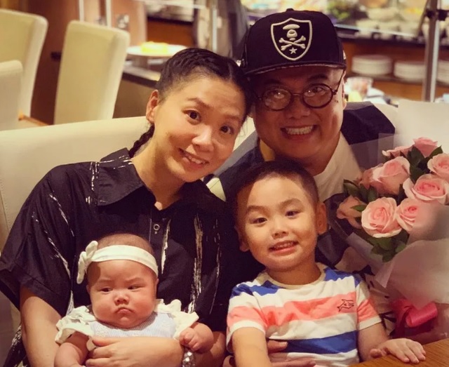 44岁港星成网大烂片王：曾是星爷*用御**绿叶，获刘德华支持成导演