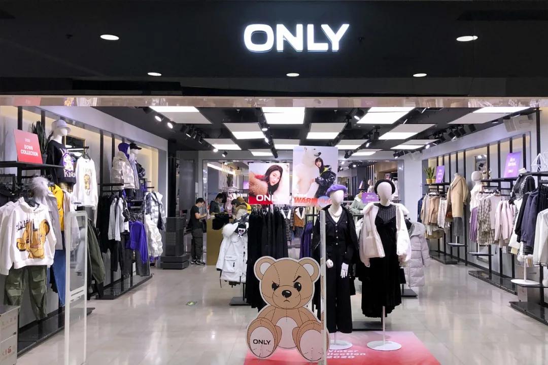 濂宠only鍜寁eromoda,娴佹按鐨勫コ涓婚搧鎵撶殑姝﹁棌