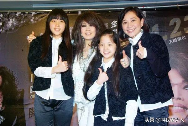 她是80年代著名天后，与日本赛车手恩爱38年，今71岁无儿又无女