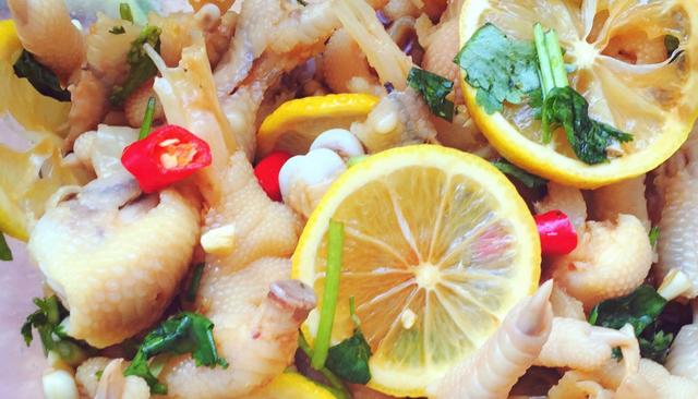 柠檬泡椒鸡爪最正宗的做法摆摊,泡椒鸡爪最正宗的做法视频教程