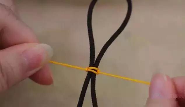 手工编绳怎么打结球,塑料手编绳如何打结