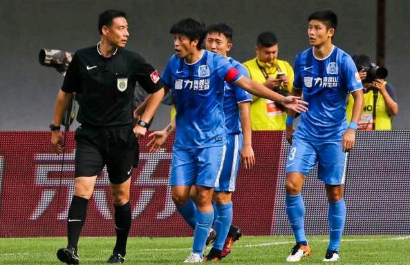 中超裁判反应集锦,中超裁判罕见树立权威事件