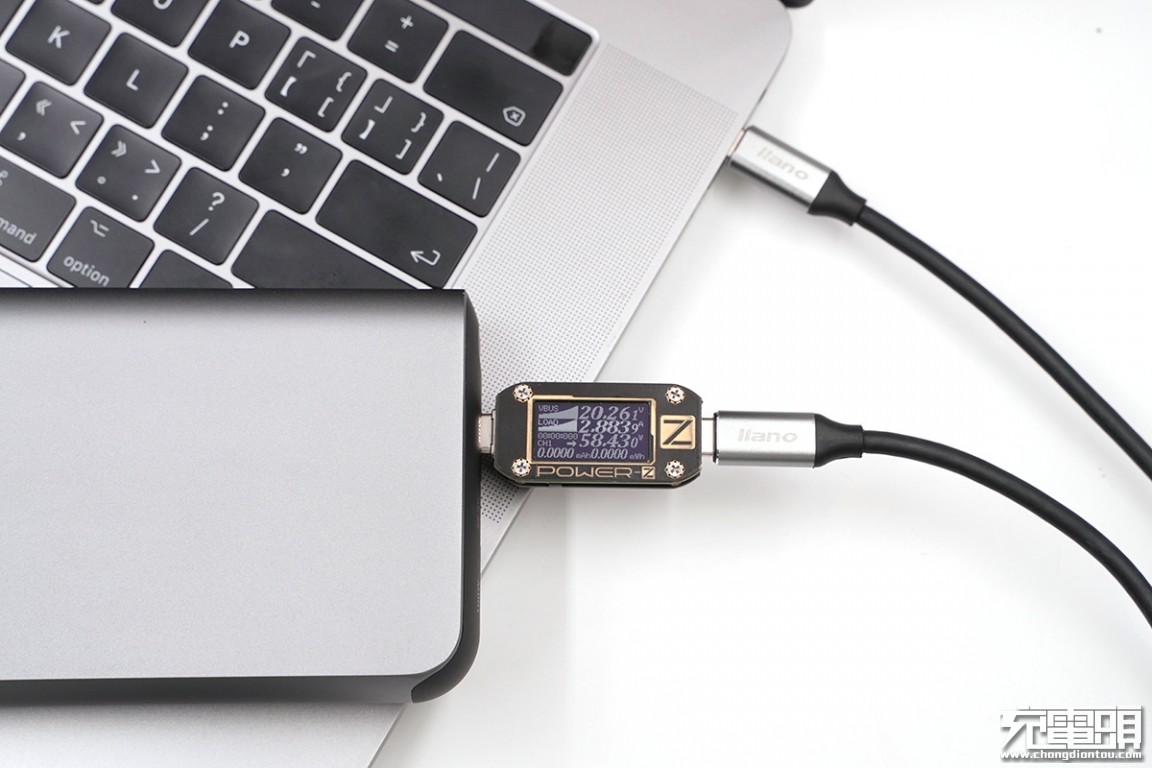 绿巨能22.5瓦充电器,绿巨能18w移动电源评测