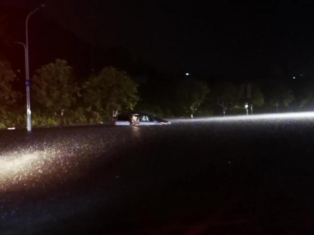 地方最新暴雨预警,黔南大到暴雨预警