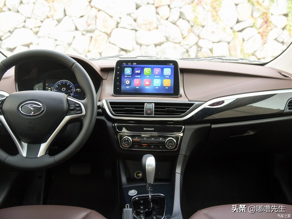 东南a5翼舞手动2021翼尚版价格,东南a5翼舞真实油耗多少钱一公里