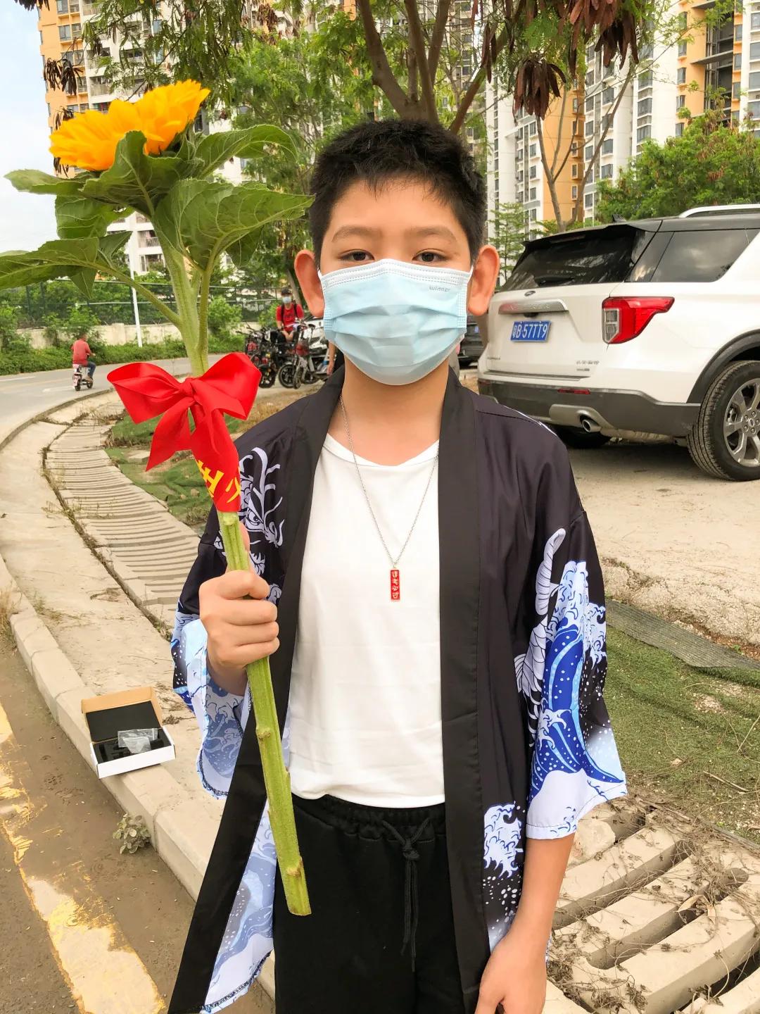 萌娃、萌宠纷纷抢镜！今年高考作文，深圳学生躺赢？