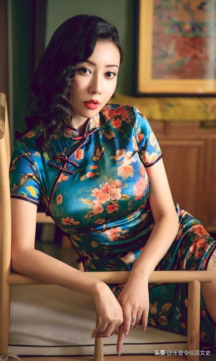 在灵与肉的挣扎中陷入欲望深渊，《她是一个弱女子》结局令人深思