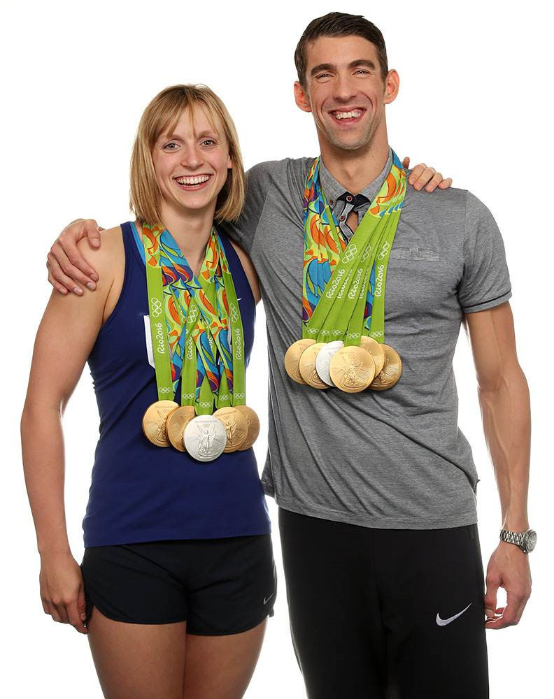 莱德基头顶牛奶游泳,莱德基空中视频