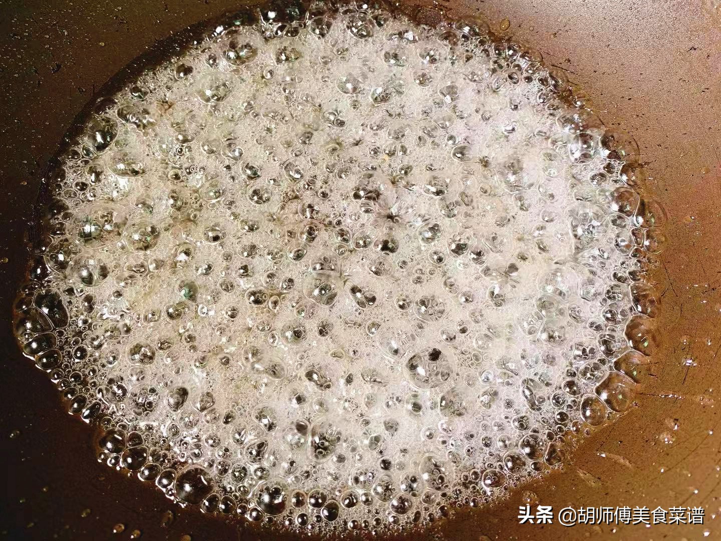 炒糖色哪一步错了,炒糖色不发黑的方法