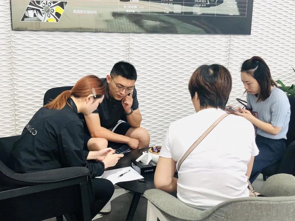 年中狂欢燃情high购 (燃情high购年中狂欢)