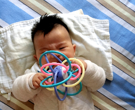 6个月宝宝发育标准,六个月大的宝宝发育标准