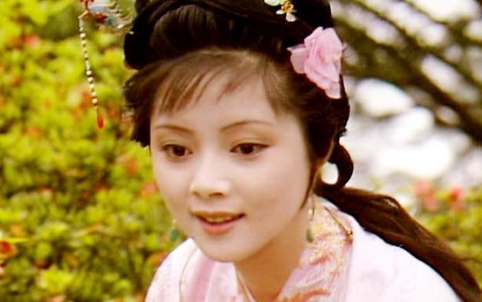 宝钗人情世故,薛宝钗为什么能讨贾母欢心