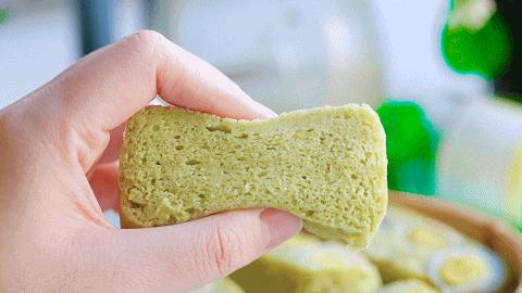 秋葵鸡蛋糕的做法宝宝辅食,山药黑芝麻蒸鸡蛋糕给宝宝吃