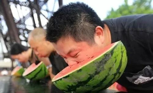 揽翠湖首届草坪文化节!水球大战各种网红游戏等你来