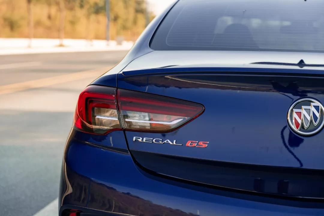 君威gs适合入手吗,小白买车速腾和君威建议买哪个