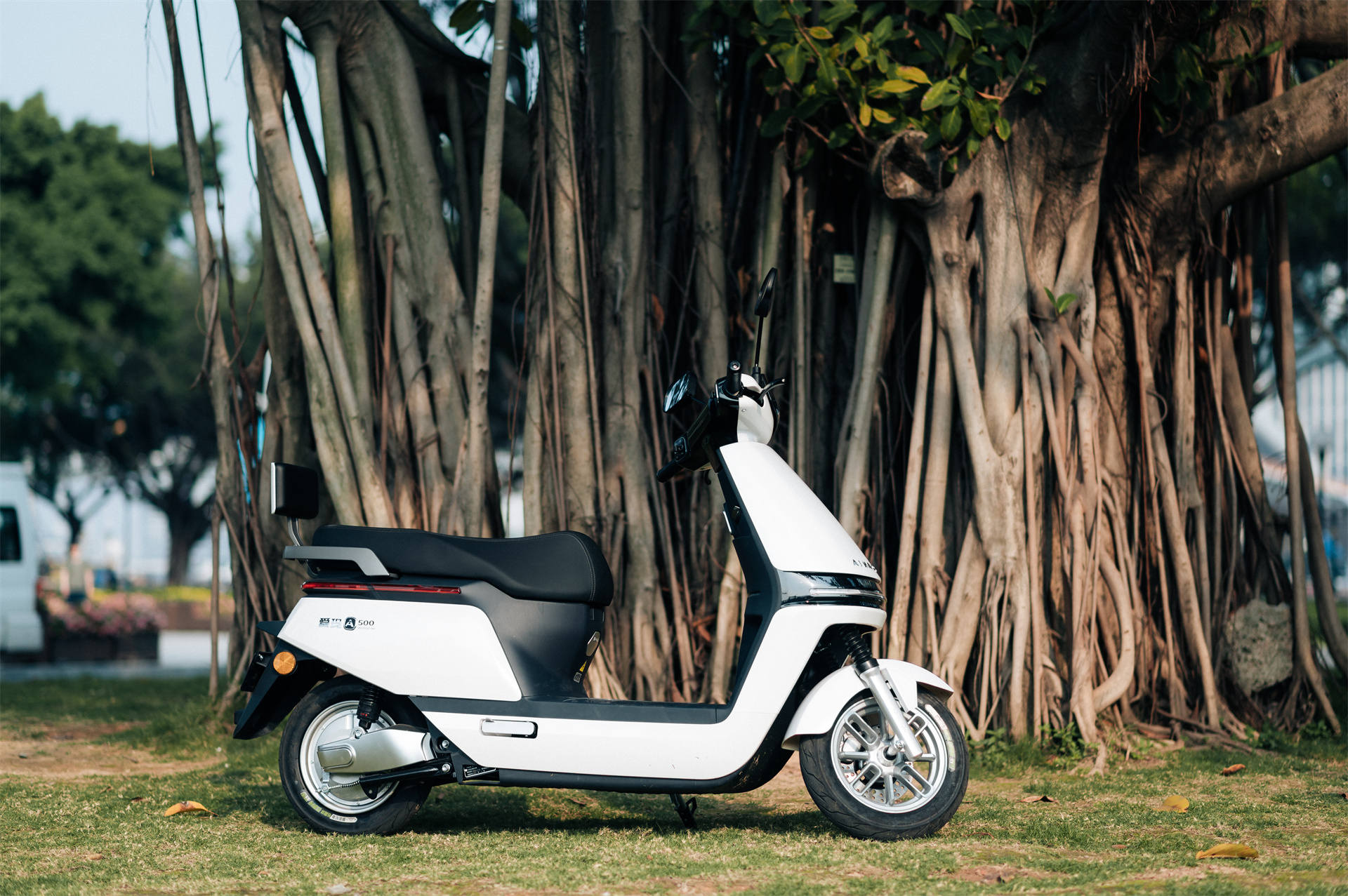 新款爱玛电动车真实测评,电动自行车续航500公里靠谱吗