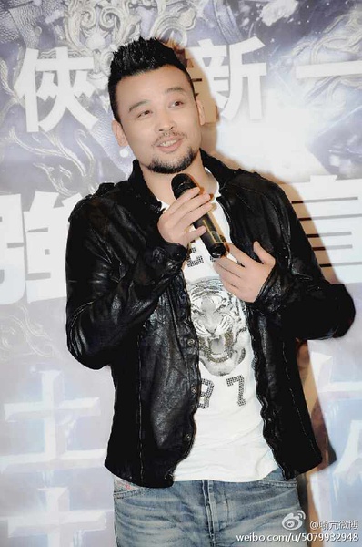 肥龙过江从厕所逃跑片段,肥龙过江是甄子丹吗