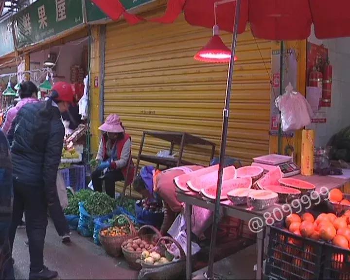 农贸市场顶棚坍塌致1死1伤,农贸市场房屋倒塌事件