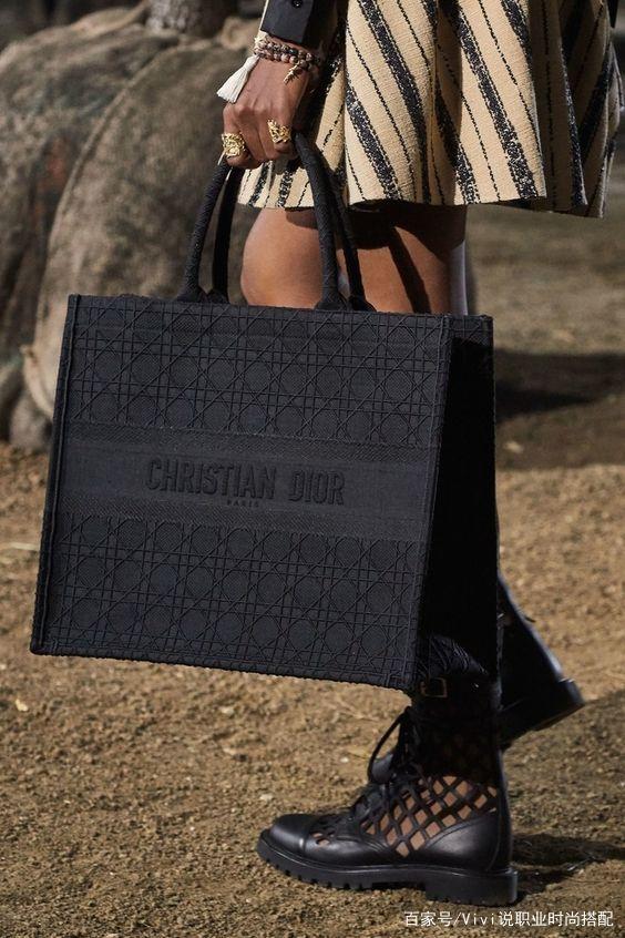 迪奥托特爆款,迪奥托特包金色字母