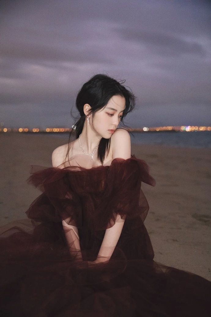 欧阳娜娜像早期娜扎,欧阳娜娜以前和现在妆容