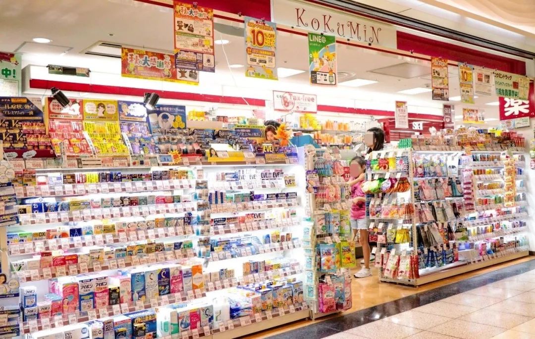 游客都去逛百货商店了,日本人自己去了这里