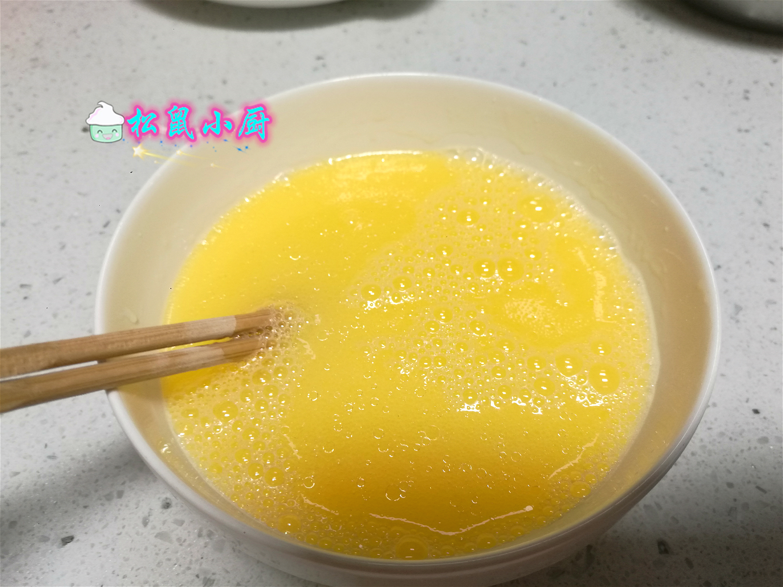 正宗油条炸蓬松还用加酵母粉吗,炸油条用脆皮油条粉和酵母可以吗