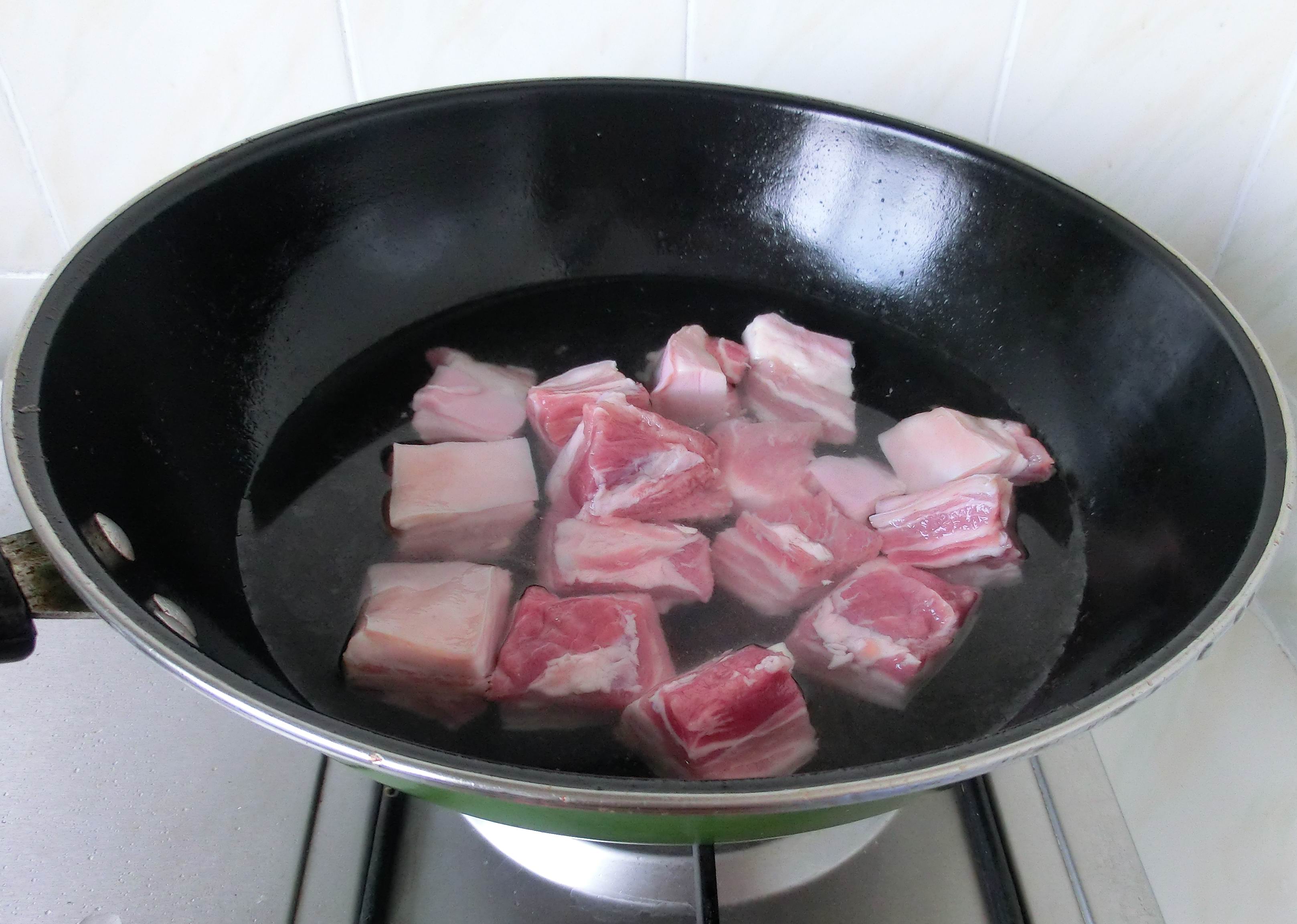 冬笋红烧肉冬笋什么时候下锅,冬笋红烧肉的家常做法窍门视频