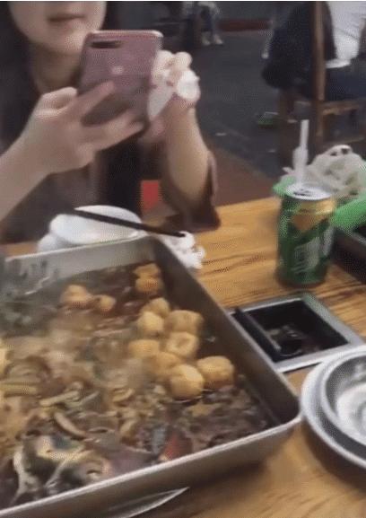 相亲女吃完饭转账什么意思,和相亲女生吃饭花了300块