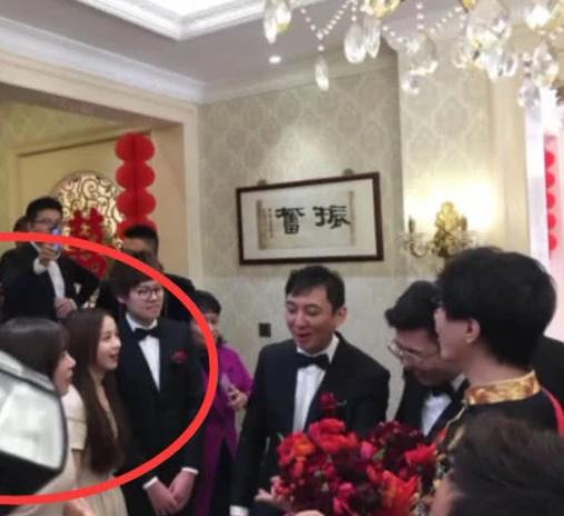 王思聪参加婚礼送劳斯莱斯,王思聪参加老同学婚礼随礼