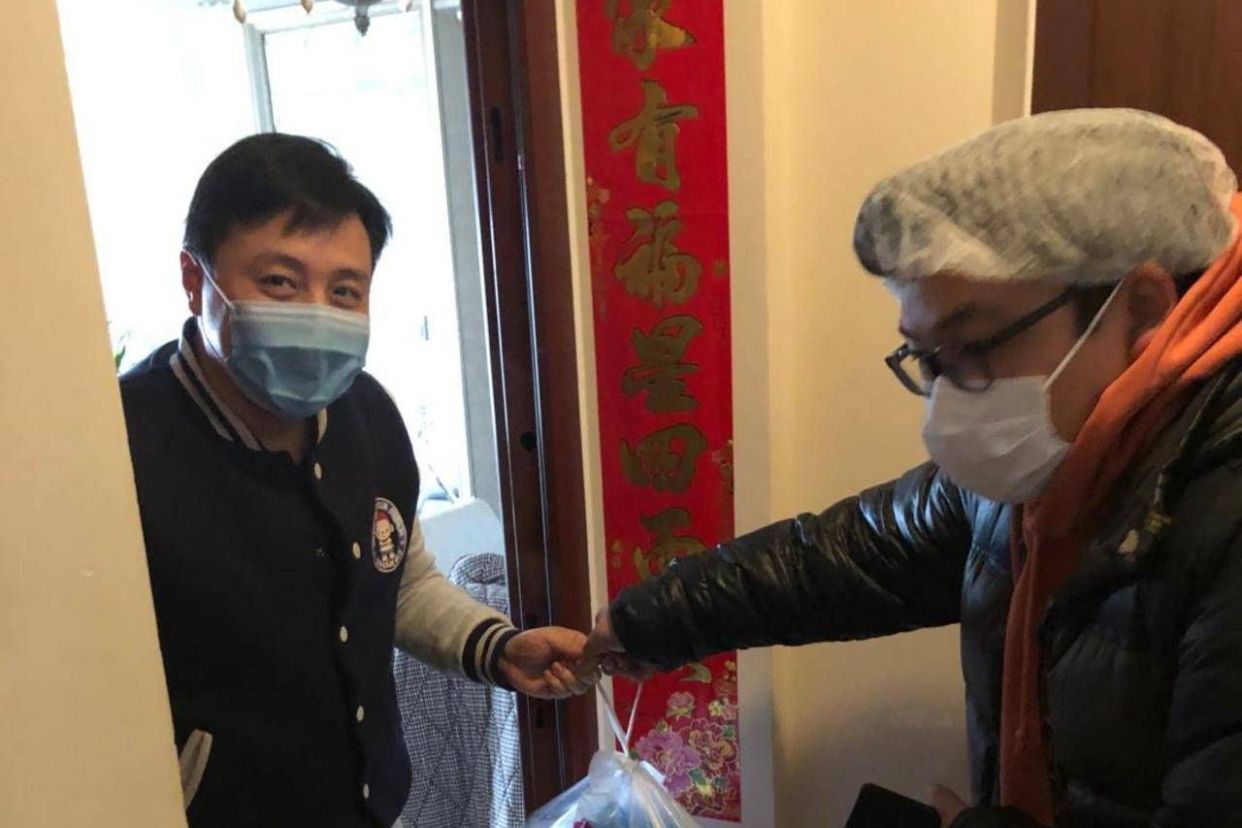 医护人员健康礼包,发放暖心健康包关爱计生特扶家庭