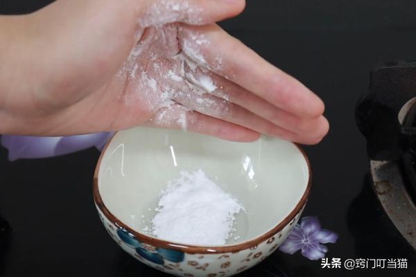 油烟机太脏怎么能清洗干净,保洁阿姨教我一招清洗油烟机