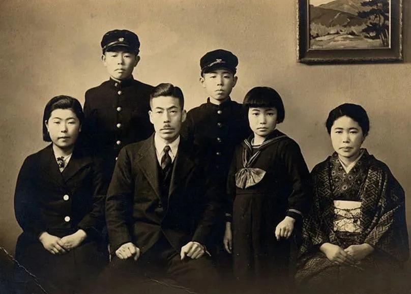 90岁女艺术家，身价几十亿，独居精神病院43年：艺术一半是情色，一半是幻想