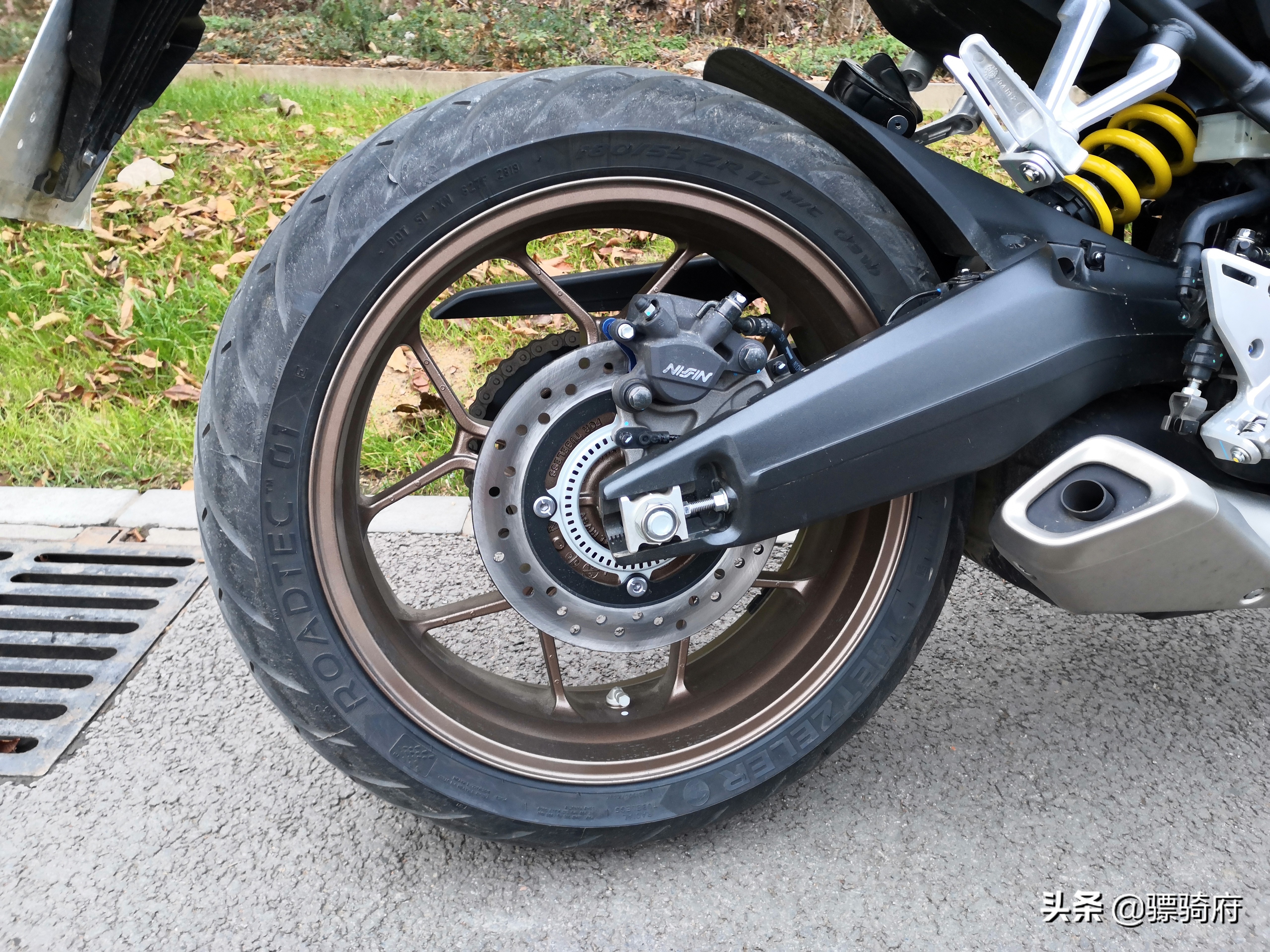 试驾本田CB650R,本田cb650r和川崎z900和duke790