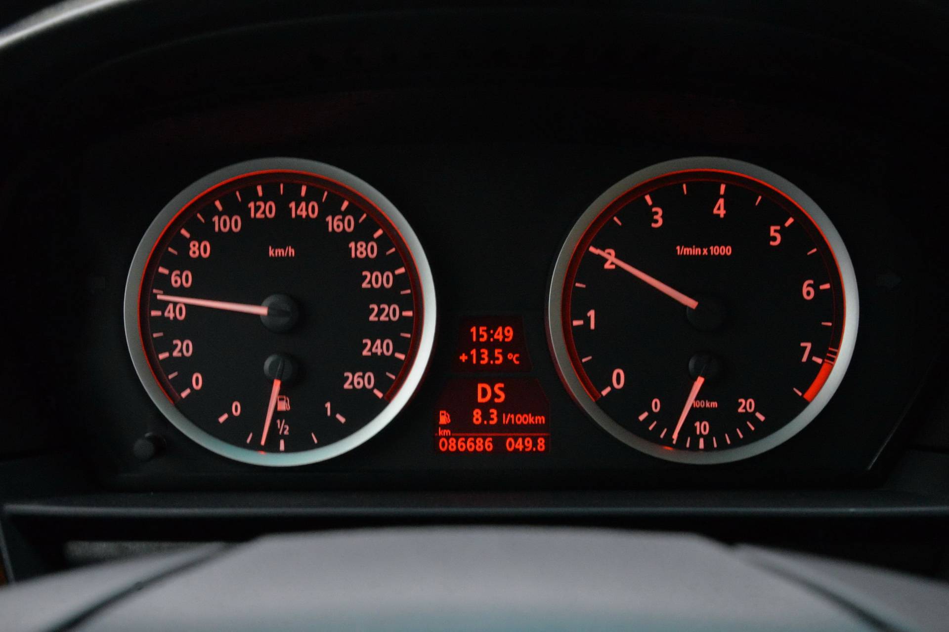 11万出头宝马5系，有电视带冰箱，顺丰小哥难自拔「路试笔记」