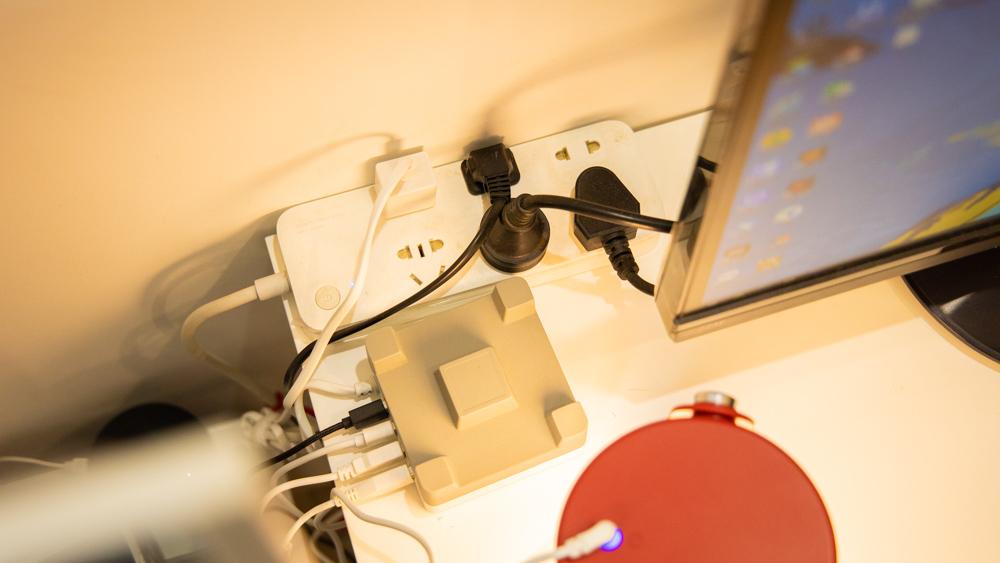 小米有品无线插排,小米排插和公牛排插哪个好