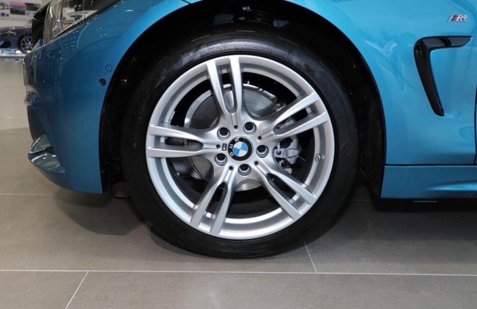 老款宝马4系啥颜色好看,2022款宝马4系grancoupe