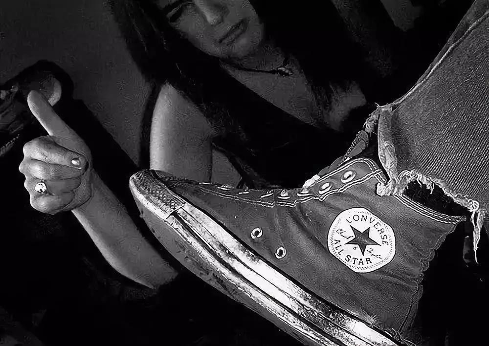 潮人为什么在天猫上抢匡威？据说是当下最硬核的搭讪利器