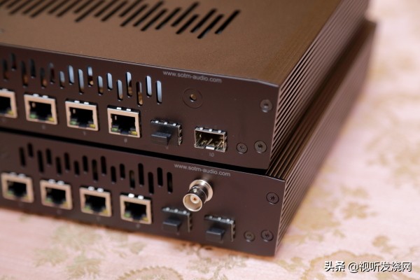 网络串流*放播**的救星：上峰音响试听SOtMsNH-10G网络交换器