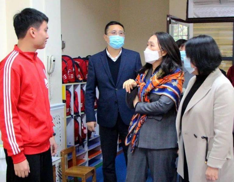 “民转公”时代到来，在职教师直接获得公办编制？教育部回应来了