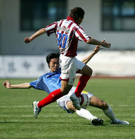 2005年武汉足球七连胜,中超深足3-0武汉长江终结五连败