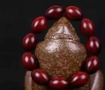 小叶紫檀手串哪种值得收藏,小叶紫檀手串款式推荐