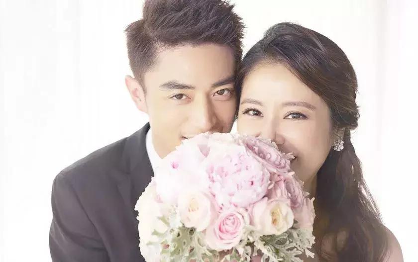 撒花瓣婚礼小哥哥,撒花小哥哥