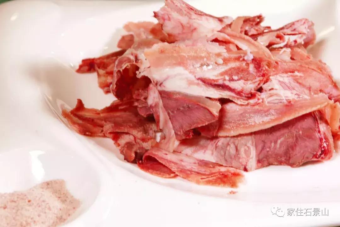 老字号“插旗”石景山！不到20元能吃饱？！还抬手就送60瓶啤酒！