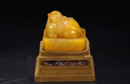 寿山田黄原石真品,怎么鉴别寿山田黄的品质